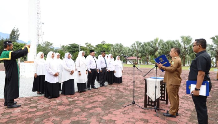 Pj Bupati Aceh Besar Lantik 14 Kepsek