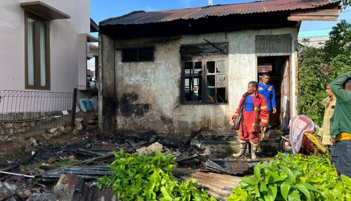 Rumah Kosong Terbakar Di Gue Gajah