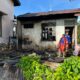 Satu rumah permanen yang sudah lama tidak dihuni, terbakar di komplek Gue Gajah Jl. Permai No.12, Kecamatan Darul Imarah, Kabupaten Aceh Besar, Sabtu (15/6). Kebakaran itu menghanguskan bagian dapur rumah tersebut. (Waspada/Ist)