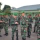 Kepala Seksi Korem 022/PT dan Kasatdisjan saat melakukan pemeriksaan handphone prajurit TNI Korem 022/PT.(Waspada/ist)