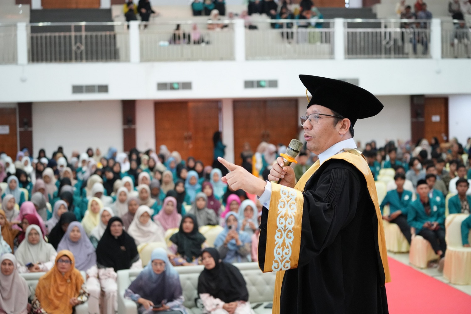 Prof. Dr. Danial, M.Ag., Rektor IAIN Lhokseumawe, menguraikan rekam jejak transformatif institusi dalam tiga tahun terakhir pada Rapat Senat Terbuka, Rabu (12/6). Waspada/ist