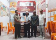Dokumen dukungan Paslon Independen yang berhasil diupload ke Silon 100 persen lebih dari syarat dukungan akhirnya diterima KPU sekitar pukul 23.30 WIB, Rabu (12/6) yang disaksikan langsung Ketua Bawaslu Padanglawas. (Waspada/Ist)