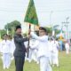 H. Timur Tumanggor saat menjabat Camat Tanjung Morawa menerima menerima tunggul kecamatan terbaik Tahun 2016 tingkat Sumut dari Gubsu HT Erry Nuradi (Waspada Edward Limbong).