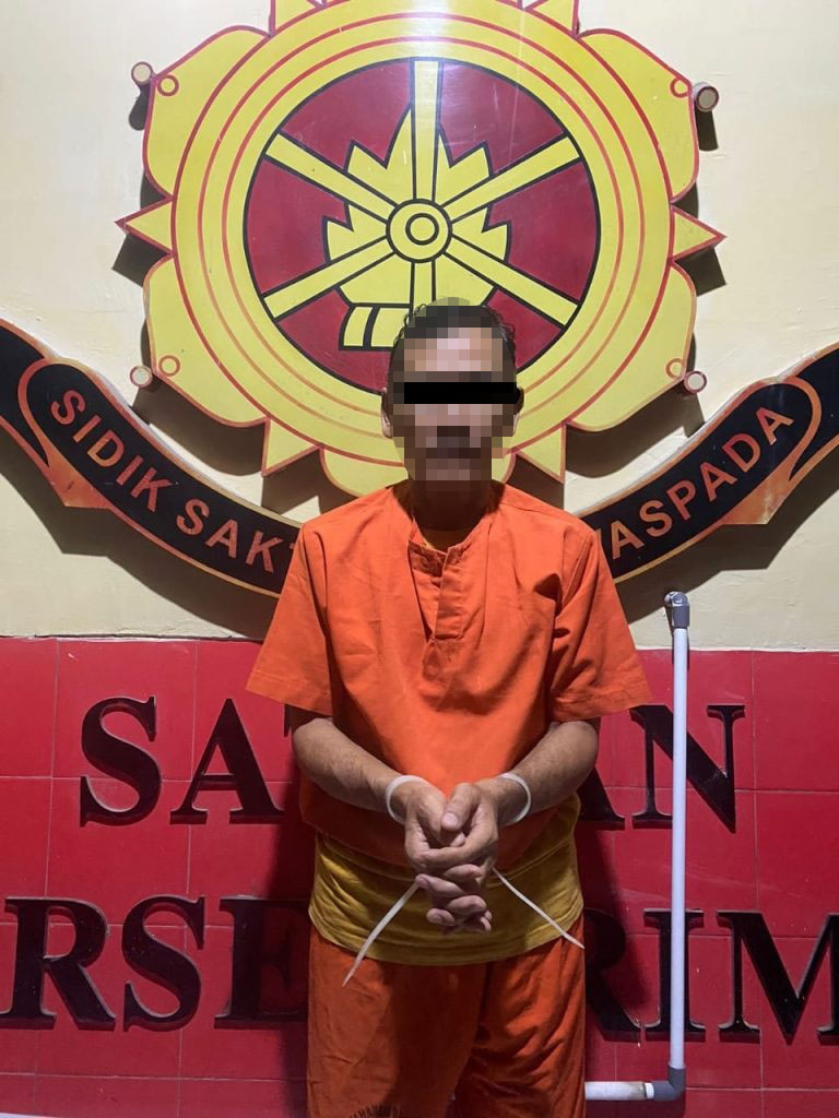 FA, 56, pelaku penganiayaan terhadap istrinya hingga meninggal dunia, kini terpaksa meñdekam di tahanan Polresta Banda Aceh. (Waspada/Ist)