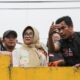 Wali Kota Pematangsiantar Susanti Dewayani (tengah) memantau langsung pencarian bocah usia empat tahun, korban hanyut terbawa arus sungai Bahbolon di Jl. Pamatang, Kel. Simalungun, Kec. Siantar Selatan, Jumat (14/6).(Waspada-Ist).
