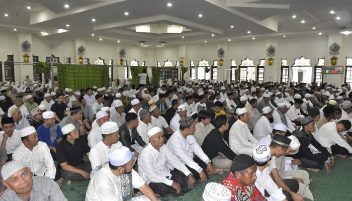 Bupati Madina Dan Jajaran Shalat Idul Adha Di Masjid Agung
