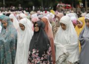 Meski Gerimis, Wali Kota Dan Ribuan Umat Muslim Tetap Khusyuk Shalat Idul Adha