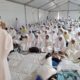 Almarhum H. Manshur bin Ahmad saat menyampaikan khutbah Arafah, Sabtu (15/06/24).(Waspada/Ist)