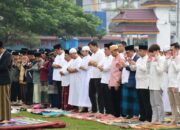 Pj Bupati, Sekdakab DS Berbaur Bersama Warga Laksanakan Shalat Id