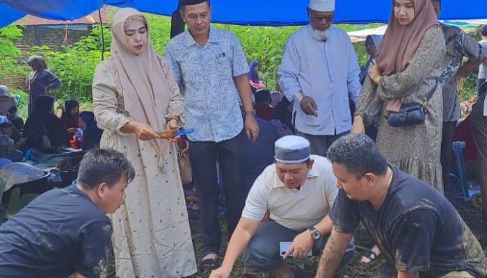 Momen Idul Adha Putra Mahkota Sembelih Hewan Kurban