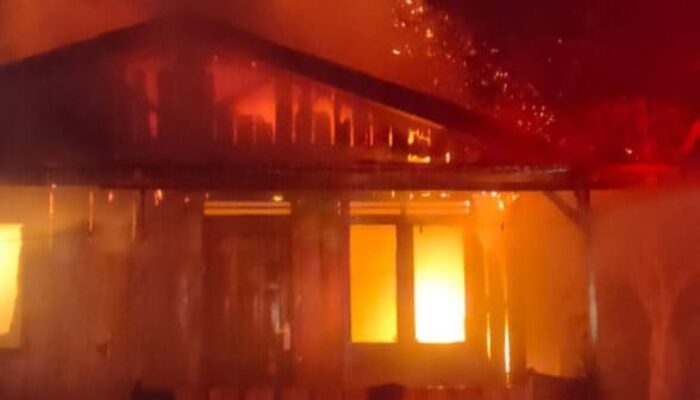 Rumah Kayu Musnah Terbakar Di Seulimum