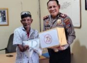 Kapolsek Pangkalansusu Berbagai Dengan Fakir Miskin Dan Penyandang Disabilitas