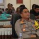 Kapolres Pematangsiantar AKBP Yogen Heroes Baruno (paling kiri) bersama Wakapolres Kompol Ahmad Wahyudi (dua kiri), para Kabag, Kasat, Kasi dan Polsek jajaran mengikuti taklimat awal audit kinerja Itwasum Polri II 2024 serta yang memimpin Kapoldasu Irjen Pol Agung Setia Imam Effendi melalui zoom meeting di aula Widya Satya Brata Mapolres, Rabu (19/6).(Waspada-Ist).