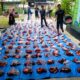 Tim Ruman Aceh sedang memasukkan ke dalam plastik 219 paket daging kurban di basecamp mereka, kawasan Gampong Punge Blang Cut, Banda Aceh, Rabu (19/06/24). Waspada/T.Mansursyah