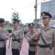 Kapolres Langsa, AKBP Andy Rahmansyah, SIK. SH. MH saat memimpin upacara serah terima jabatan (sertijab) bagi Ps Kabag Log, Kasat Intelkam, dan Kapolsek Langsa Timur di Lapangan Apel Mapolres Langsa, Kamis (20/6). Waspada/dede