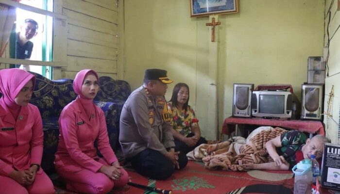 Kapolres Humbahas Anjangsana Purnawirawan Dan Warakawuri