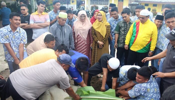 MAN 1 Padangsidimpuan Sembelih Dua Ekor Lembu Kurban