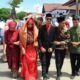 Siswa MAN 1 Padangsidimpuan peragakan proses adat pernikahan dalam pentas seni tradisi markobar dalam pernikahan dalam adat Tapsel di MAN 1 Padangsidimpuan, Rabu (19/6), Waspada/ist.