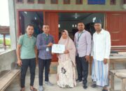 Korban Angin Kencang Terima Bantuan Baitul Mal Aceh Besar