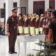 Kajatisu Idianto, SH, MH melantik Kajari Labuhanbatu Dr. Marlambson Carel Williams, SH, MH di Adhyaksa Hall Kejaksaan Tinggi Sumatera Utara. (Waspada/Ist)