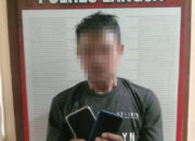 Pelaku RA saat diamankan di Mapolres Langsa, Rabu (26/6). Waspada/dede