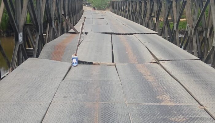 Lantai Jembatan Rusak, Warga Meurandeh Terancam Terisolir
