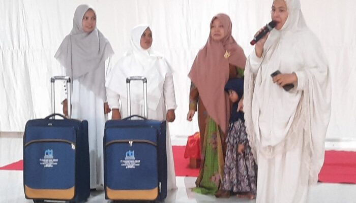 Dua Pengajar TK Baitul Ghafur Abdya Dapat Umroh Gratis
