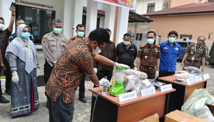 Kejari P.Sidimpuan Musnahkan 25,5 Kg Ganja Dan 405 Gram Sabu