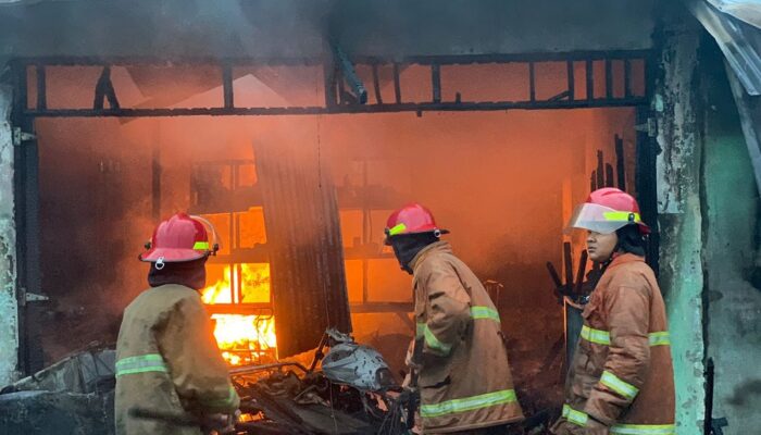 2 Ruko Ludes Terbakar, Kerugian Ditaksir Ratusan Juta Rupiah