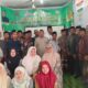 FOTO bersama dengan narasumber, H. Amrullah, MA (berdiri paling kanan) usai diskusi. (Waspada/Ist)