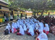 PT Karya Tanah Subur (KTS), anak perusahaan PT Astra Agro Lestari Tbk (Astra Agro), memperingati hari lingkungan hidup sedunia, dengan program peduli lingkungan sejak dini, disekolah binaannya SDN Padang Sikabu, Kecamatan Kaway XVI, Kabupaten Aceh Barat, Rabu (5/6). (Waspada/Ist)