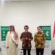MENTERI Kesehatan (Menkes) Budi Gunadi Sadikin (tengah) dan Duta Besar Arab Saudi untuk Indonesia Faisal bin Abdullah Al-Mudi (kiri) serta Pj Gubsu Agus Fatoni, peresmian Modular Operation Theatre (MOT) di RSUP Haji Adam Malik Jumat (28/6). Waspada/Ist