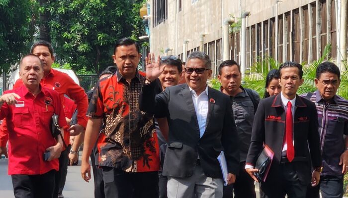 Didampingi Tim Hukum, Sekjen PDIP Tiba Di Polda Metro Jaya