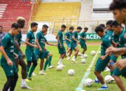 Persiraja Kontrak Tony Ho, Ikat 13 Pemain