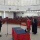 DAMERIA Pangaribuan (kanan), Rabu (3/7) dilantik sebagai anggota DPRD  Sumut Pergantian Antar Waktu (PAW) sisa masa jabatan 2019-2024  menggantikan sejawatnya dari PDI-P Baskami Ginting yang meninggal dunia 7 Februari 2024 lalu. Waspada/Partono Budy