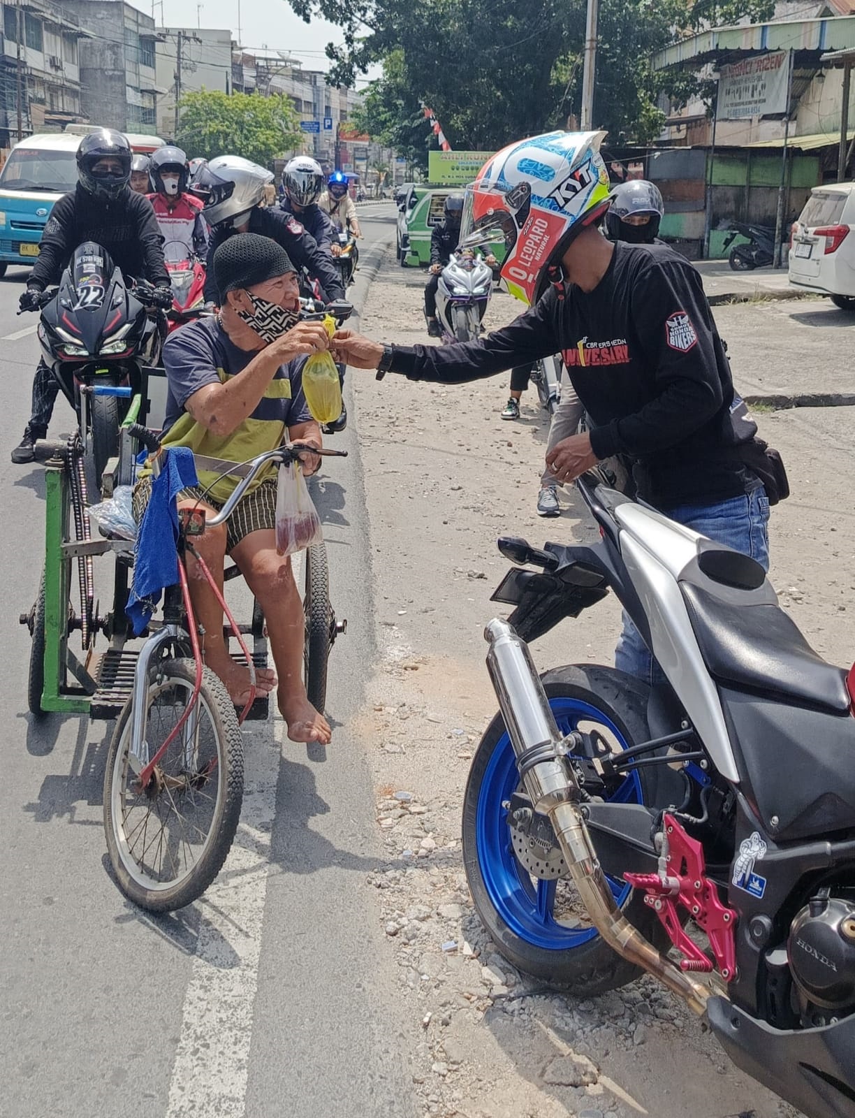 Bikers Honda CBR Aksi Berbagi