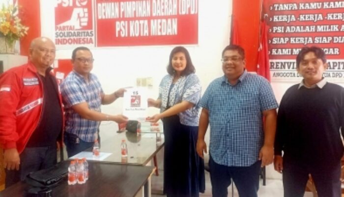 Suryani Paskah Naiborhu Kembalikan Berkas Pendaftaran Balon Wakil Wali Kota Medan ke PSI