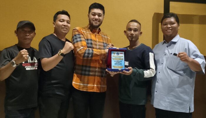 El Adrian Shah Terima Penghargaan Tokoh Pemuda Inspiratif Kota Medan Selama 1 Dekade