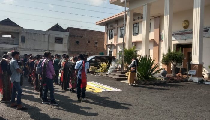 Unjuk Rasa Di PN Simalungun Tuntut Pembebasan Sorbatua Dan Minta TPL Ditutup