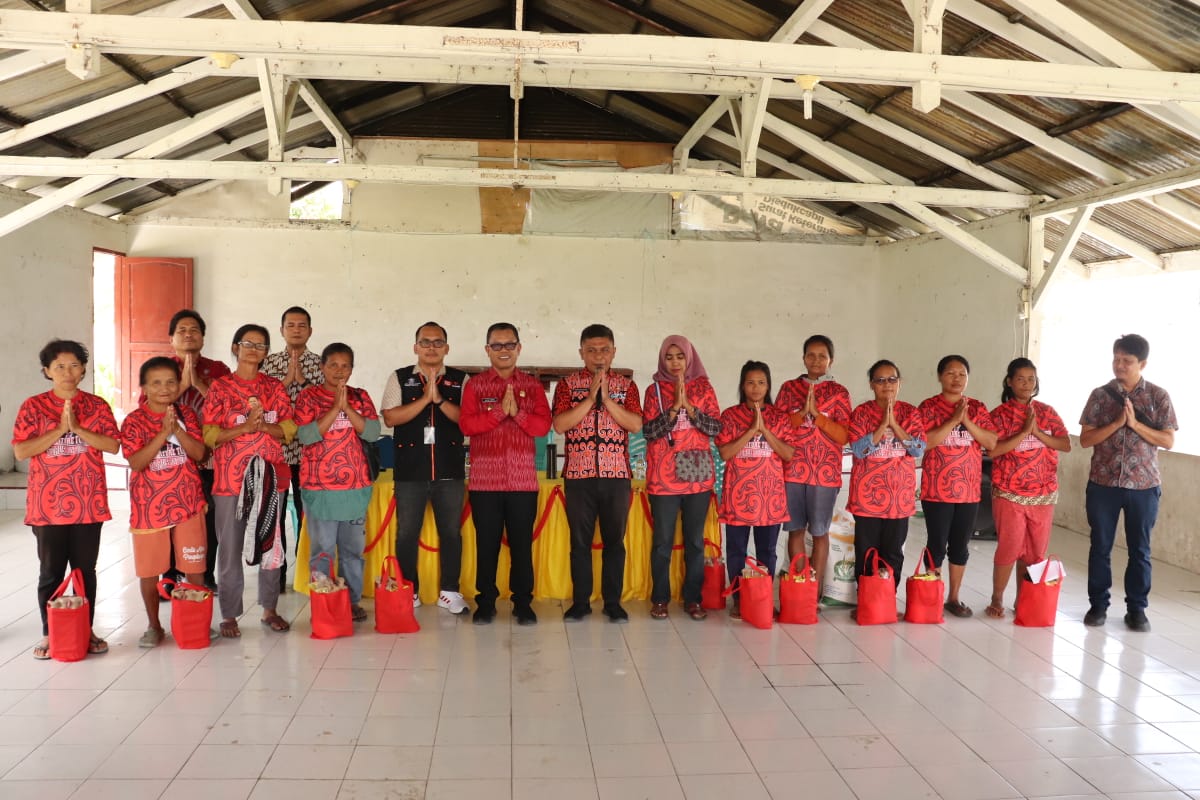 Pemkab Toba Serahkan Bantuan Beras Cadangan Pemerintah Pemkab Toba Serahkan Bantuan Beras Cadangan Pemerintah