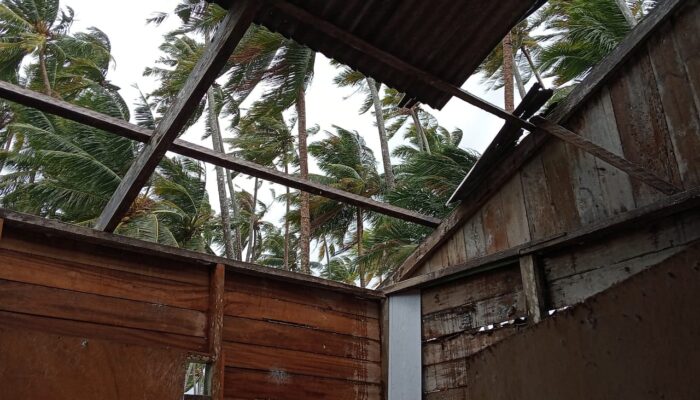 Angin Kencang Simeulue Ternyata Rusak Belasan Rumah