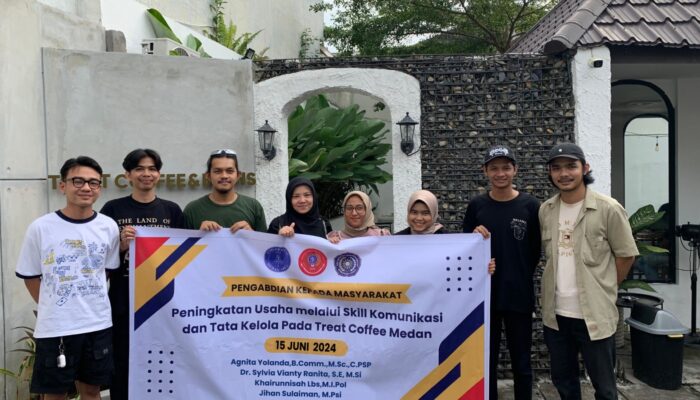 Dosen UMA Latih Skill Komunikasi Karyawan Treat Coffee Medan