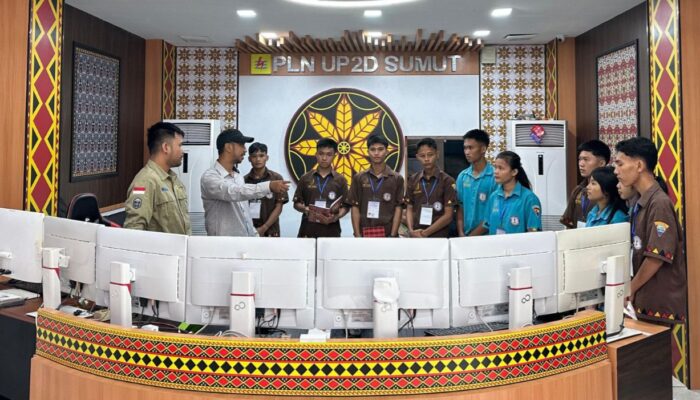 PLN UP3 Nias Edukasi Siswa SMKS BNKP Gunungsitoli Tentang Sistem Kelistrikan