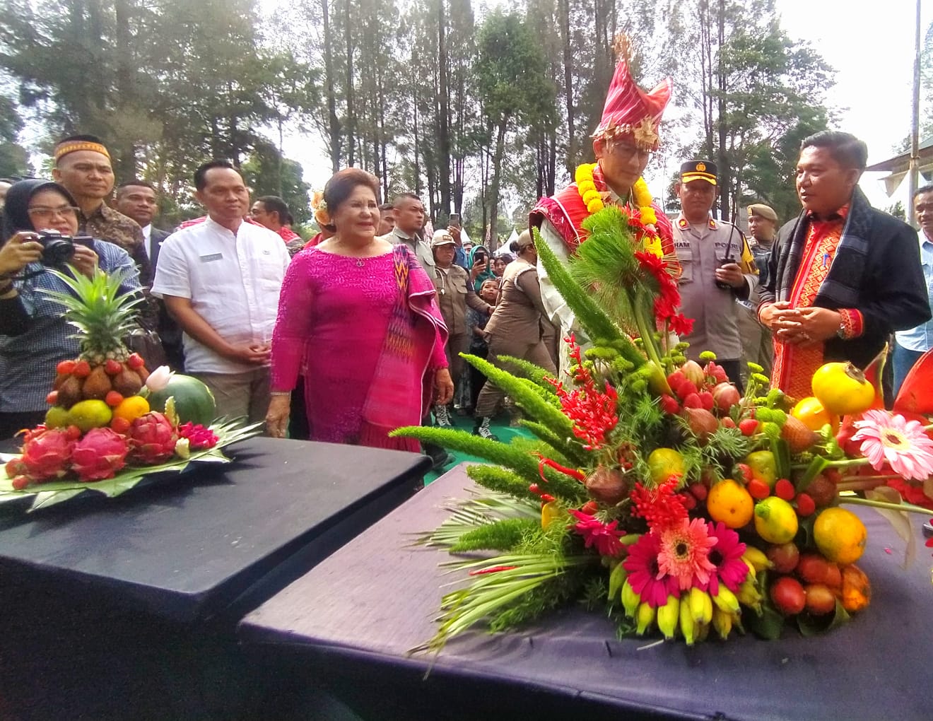 Menteri Pariwisata Kunjungi Festival Bunga & Buah 2024 Di Karo