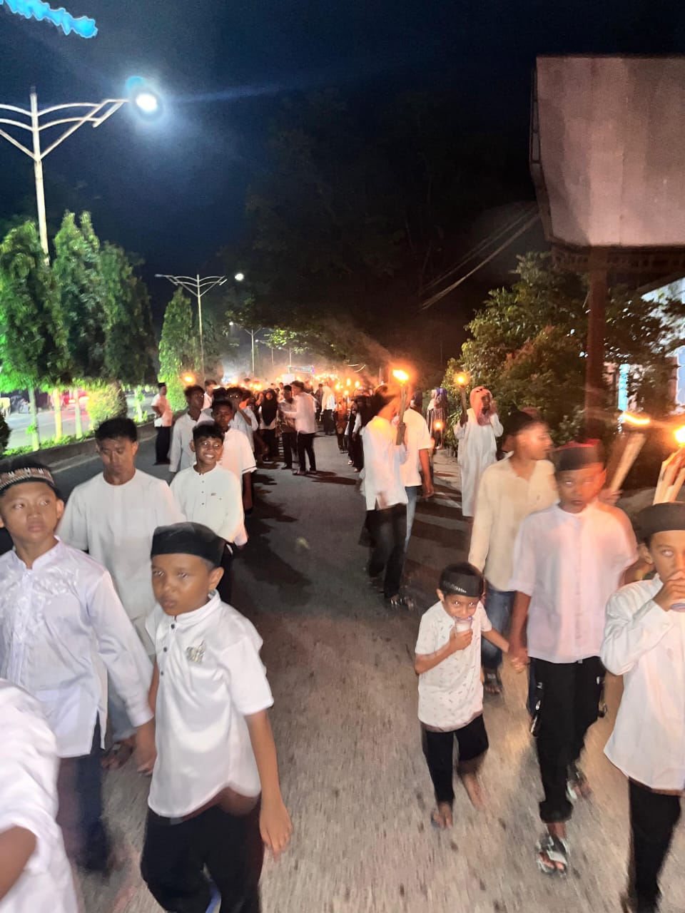 Ratusan Anak Pengajian Ramaikan Pawai Obor Sambut Tahun Baru Islam