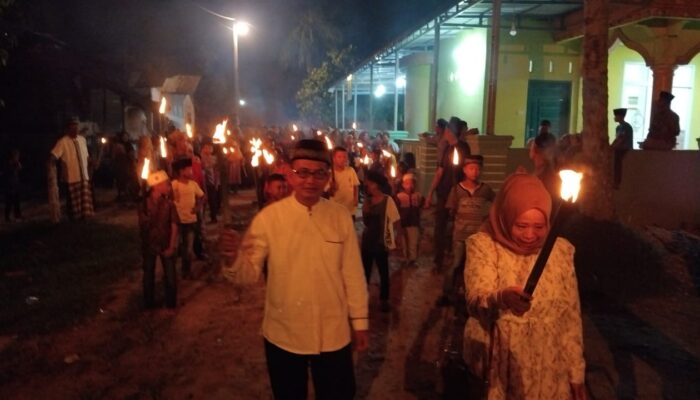 Tahun Baru 1446 H, Masyarakat Dadimulyo Pawai Obor