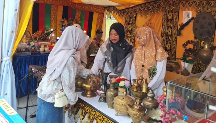 Stand Pameran Popda XVII Ramai Pengunjung