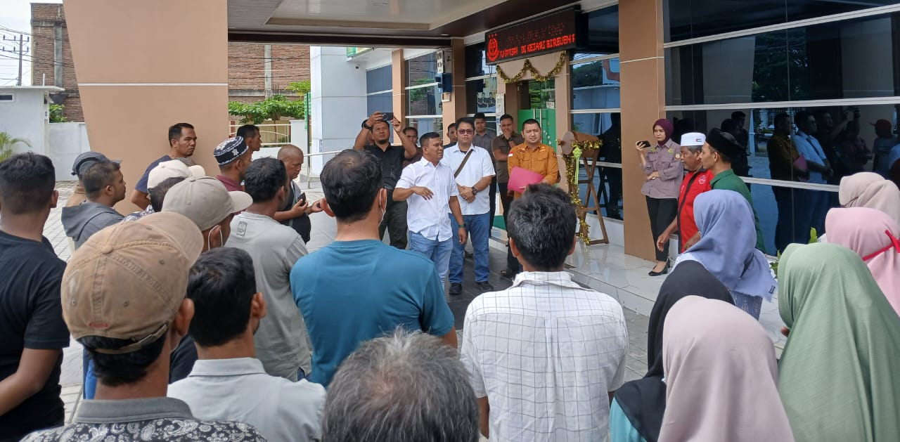 Warga Datangi Kejari Bireuen Minta Usut Penyelewengan Dana Desa