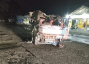 Minibus Hantam Dump Truk, 1 Tewas