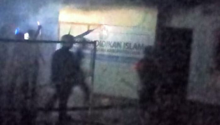 Ruang Pendis Kantor Kemenag Dairi Terbakar